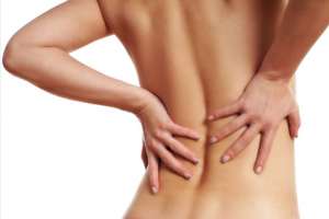 Rückenschmerzen können den gesamten Alltag beeinflussen. 